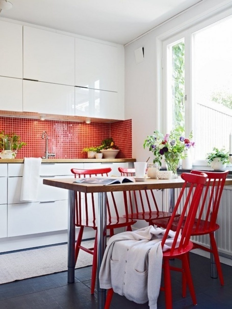 Столовая группа Table w/6 Red & Silver Dining Chairs