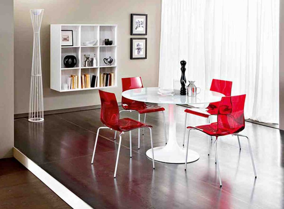 Стулья красные в современном интерьере