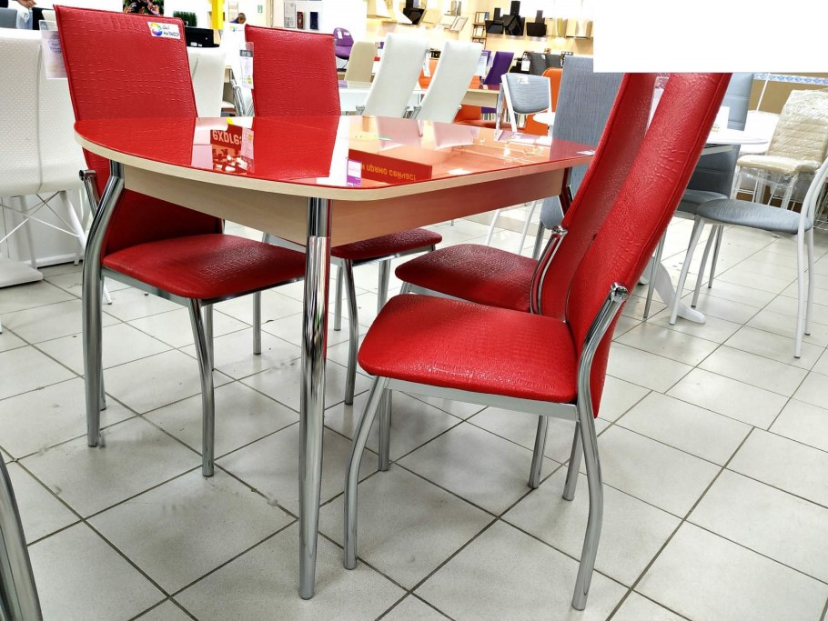 Стулья в интерьере кухни