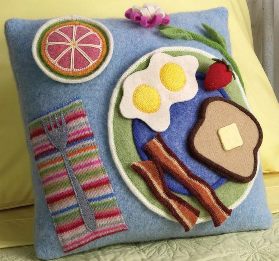 Необычные подушки своими руками