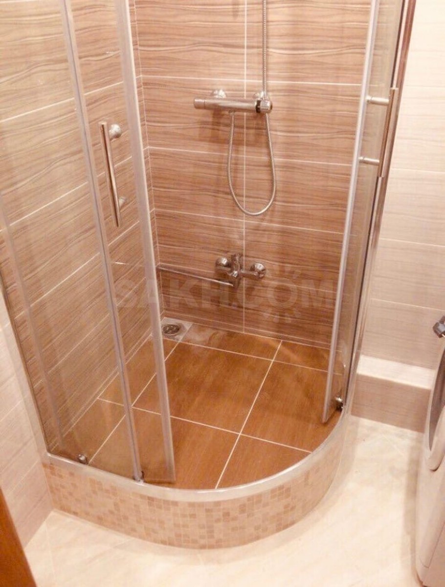 Встроенные душевые кабины