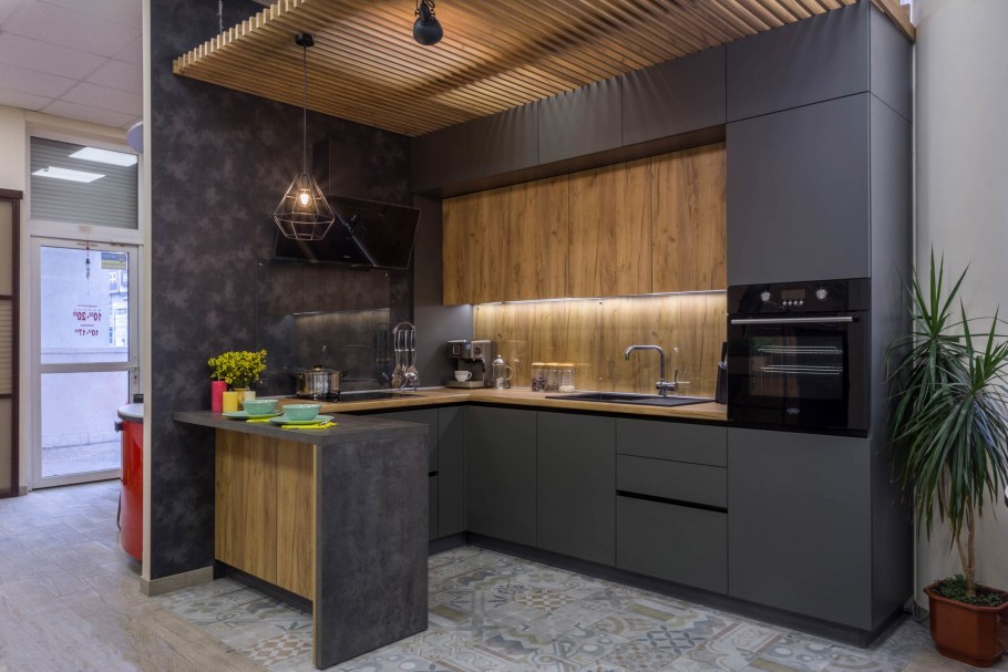 Кухня под дерево в современном стиле