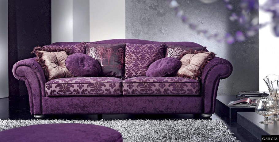 Гостиная в сиренево бежевом цвете