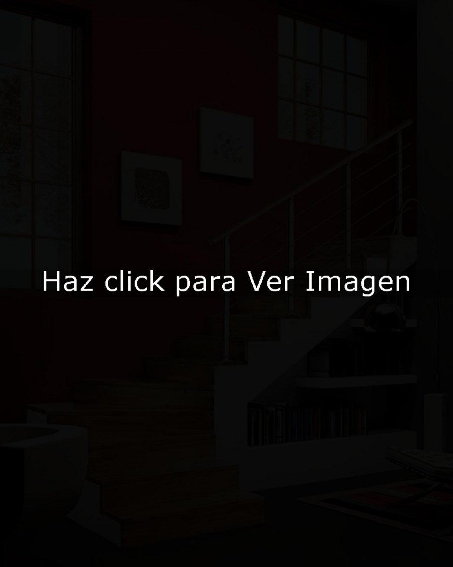 Диванчик под лестницей