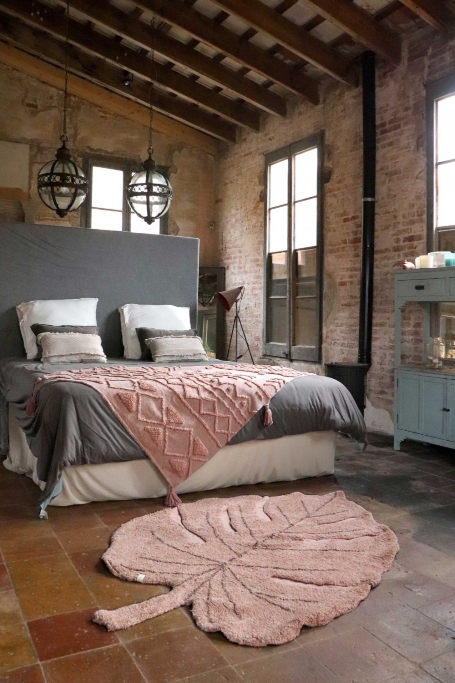 Композиция из веток хлопка