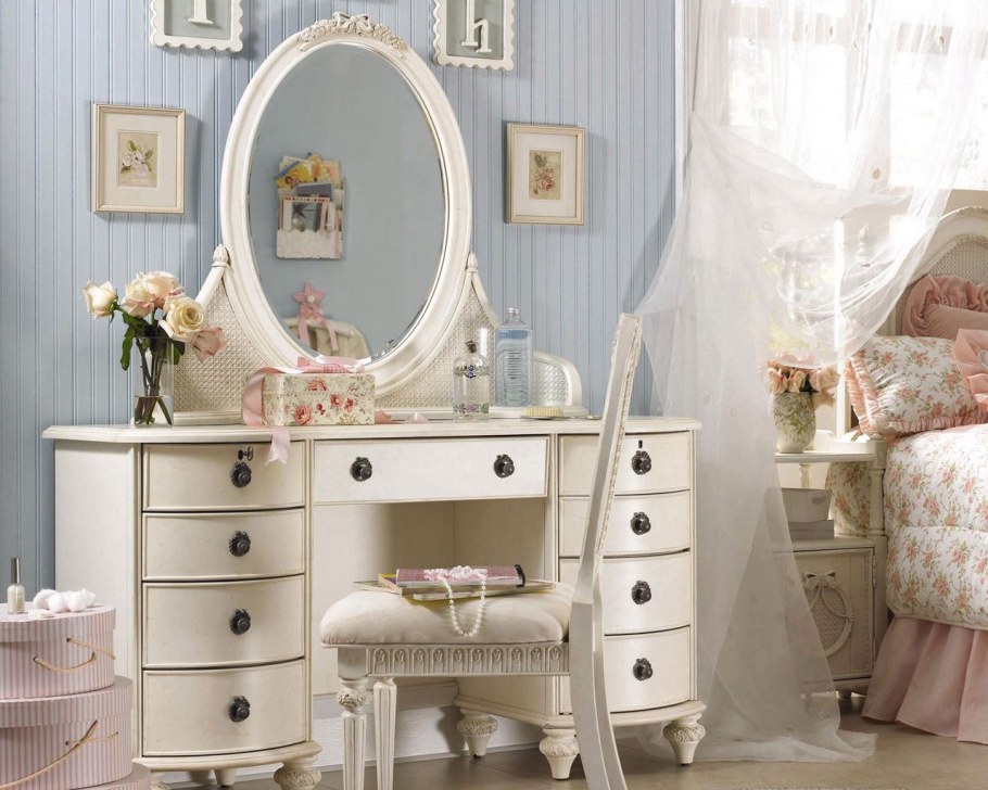 Туалетный столик