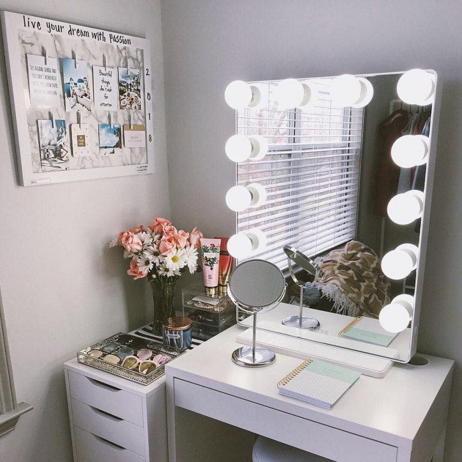 Украшение туалетного столика