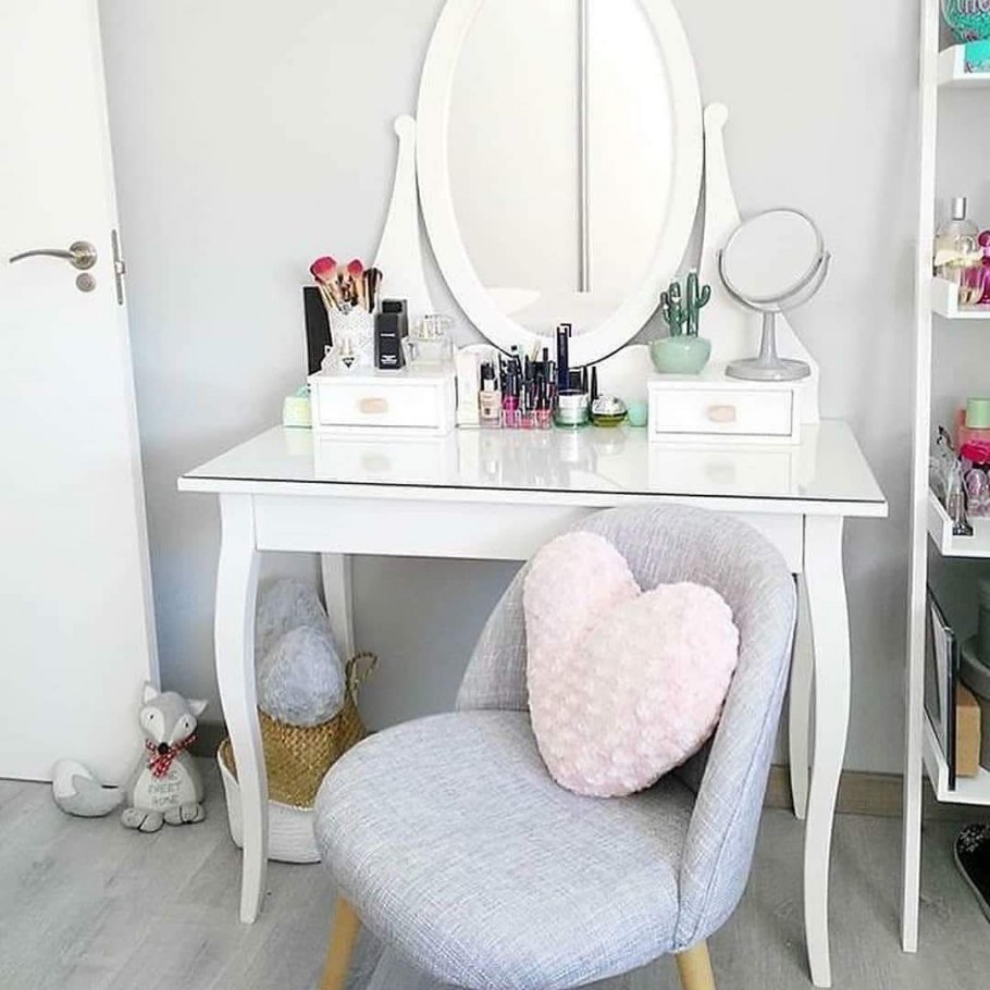 Дизайнерский туалетный столик