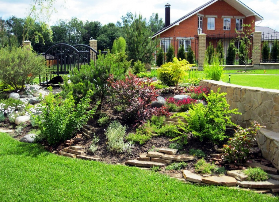 Рокарий террасированный склон