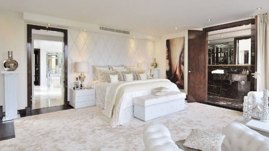 Мраморный пол в спальне