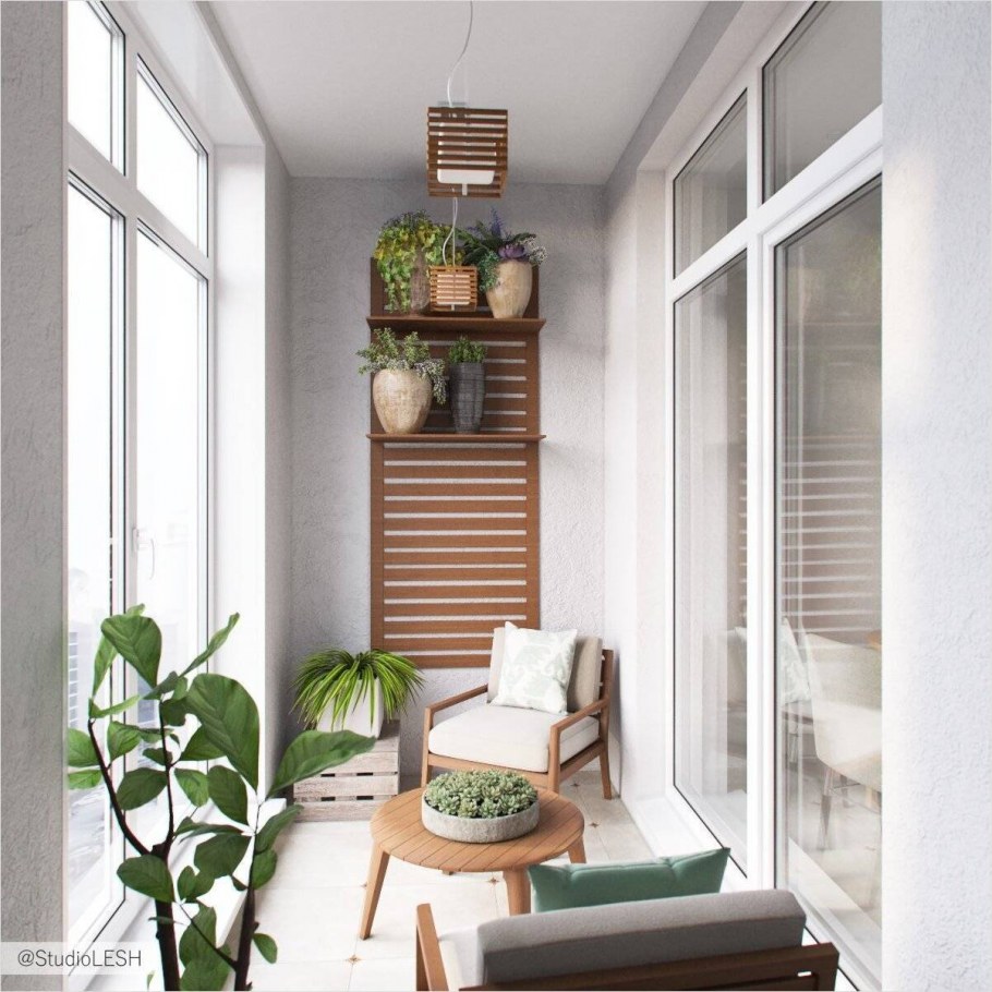 Красивый открытый балкон