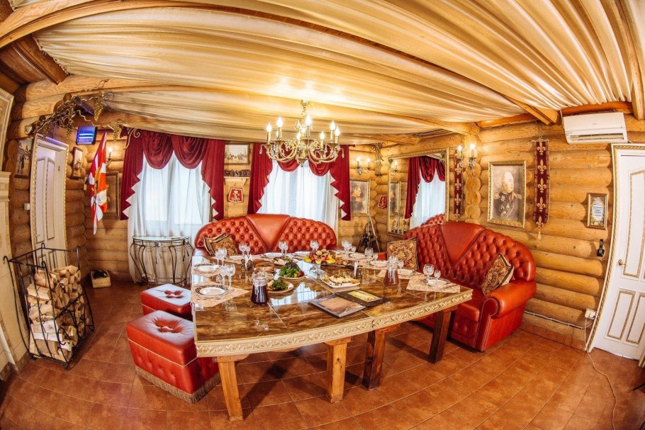 Дом из бревна в русском стиле