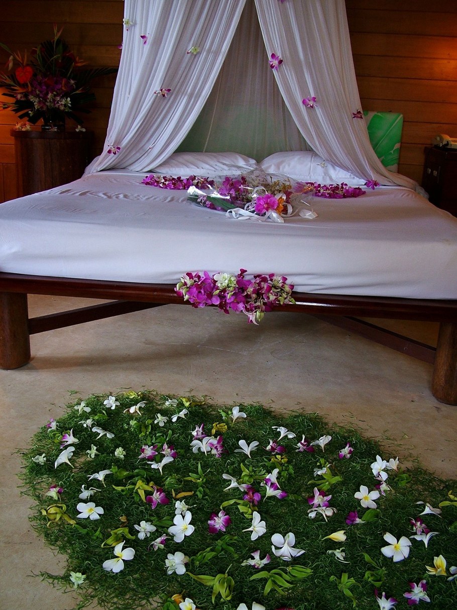 Украшение кровати