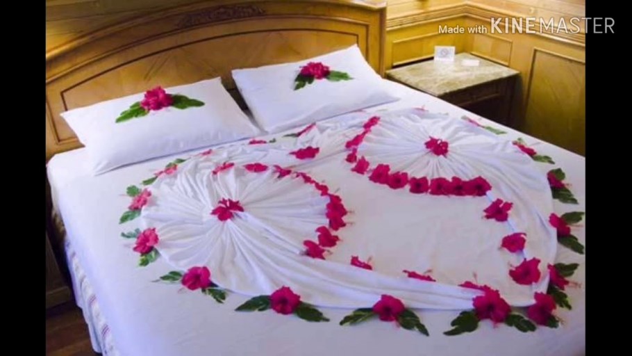 Романтик на кровати