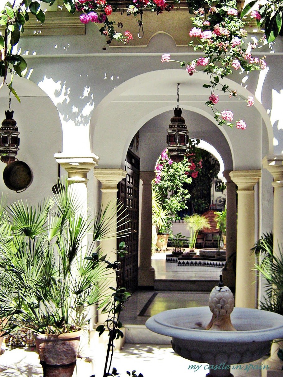 Патио внутренний дворик в Испании