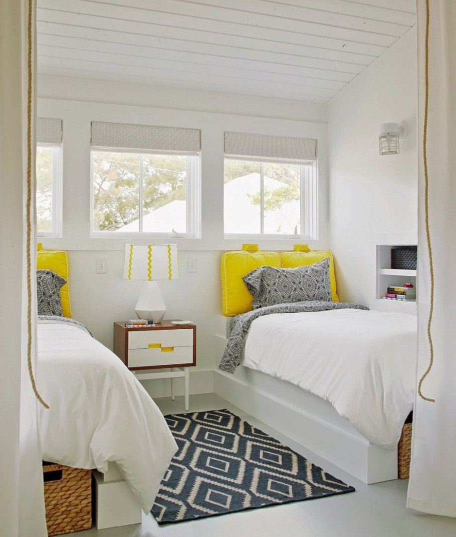 Спальня с 2 кроватями