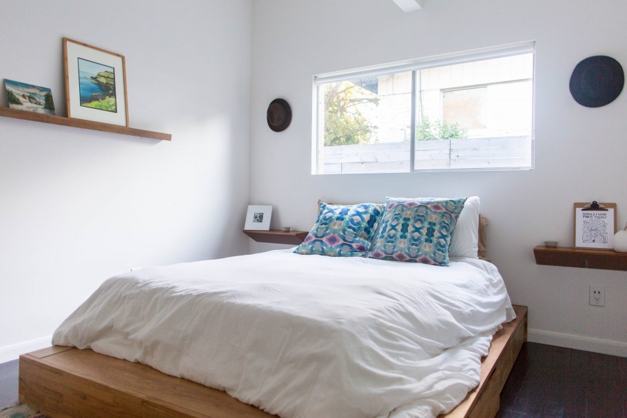 Скучная спальня