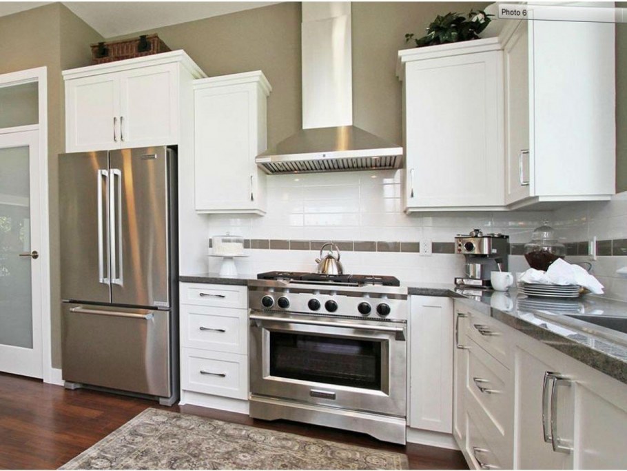 Глянцевые кухни