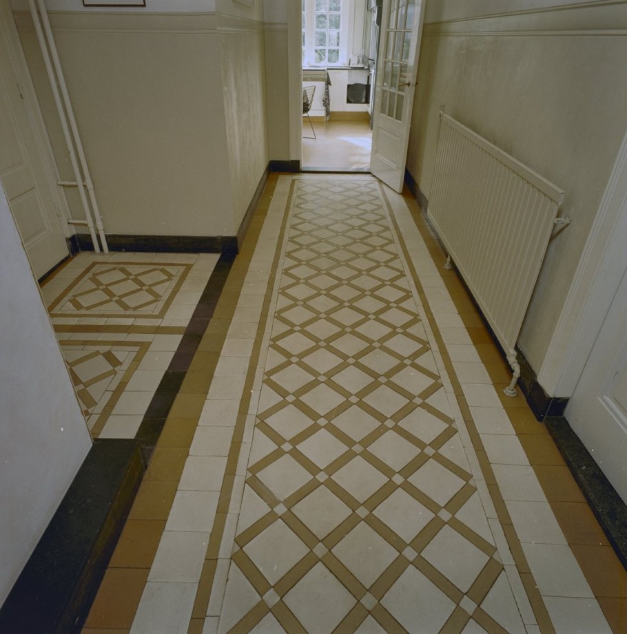 Вариант напольного покрытия в коридор