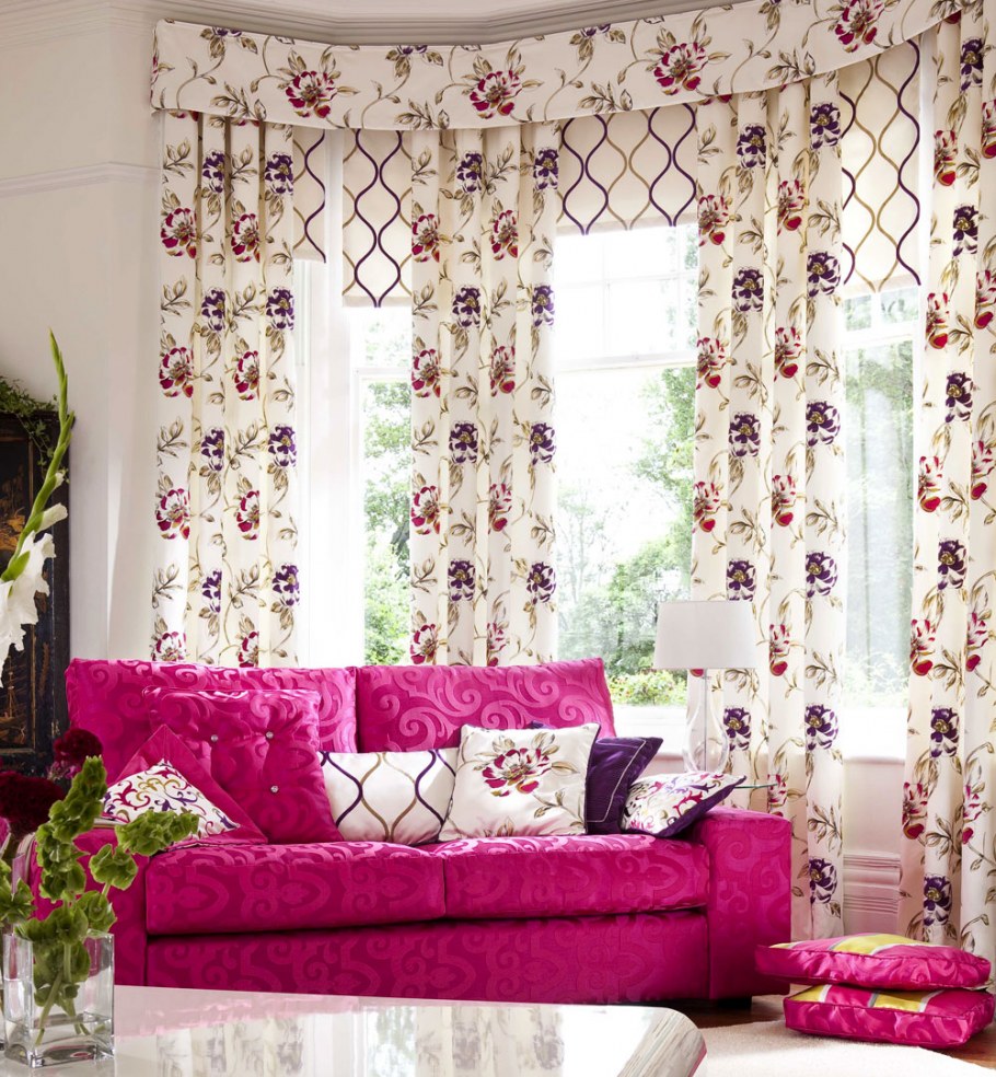 Яркие шторы в интерьере