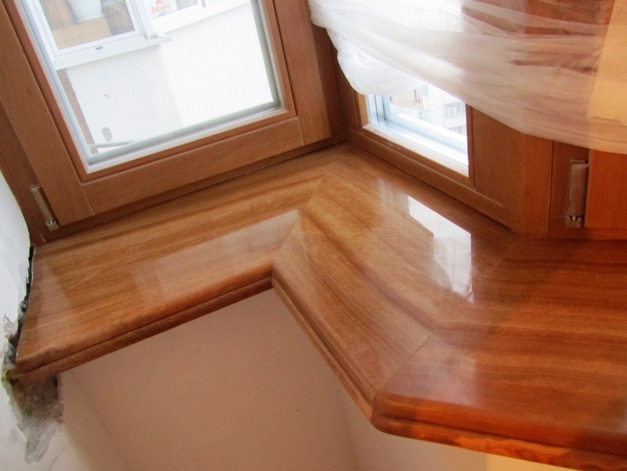 Подоконник и откосы из ламината на окно