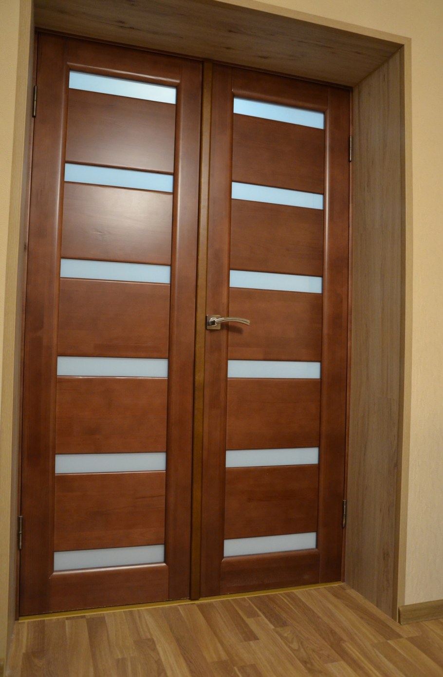 Отделка дверных откосов в разрезе