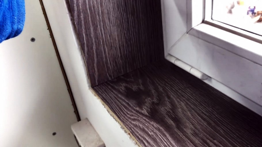 Отделка порога на балкон