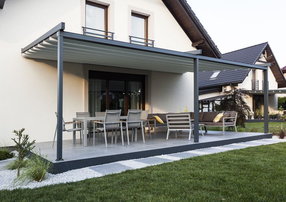 Патио с перголой