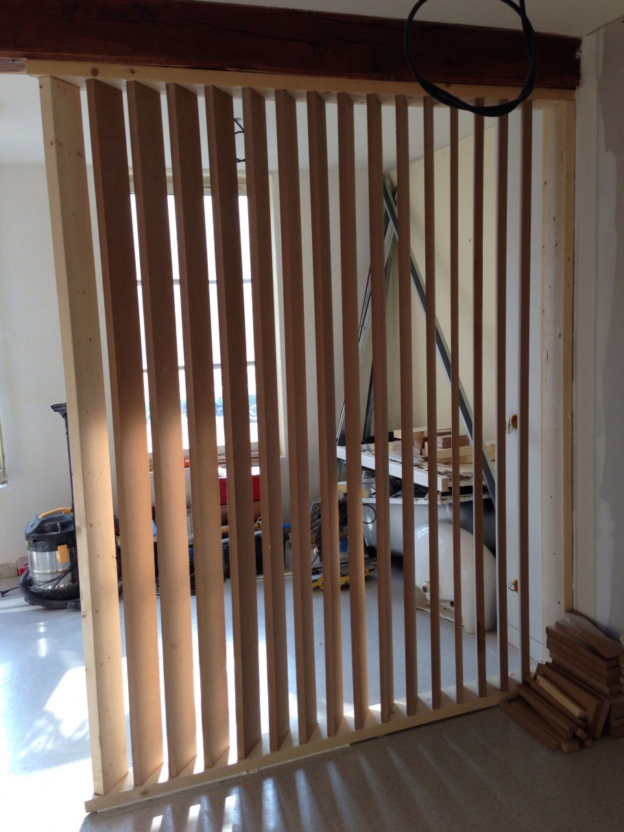 Реечная перегородка наискосок