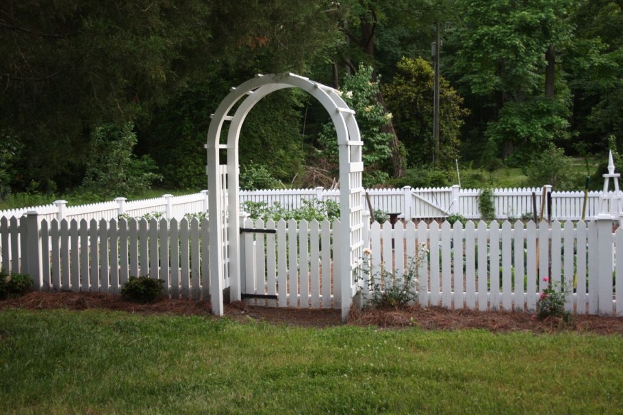 Декоративный заборчик для клумб