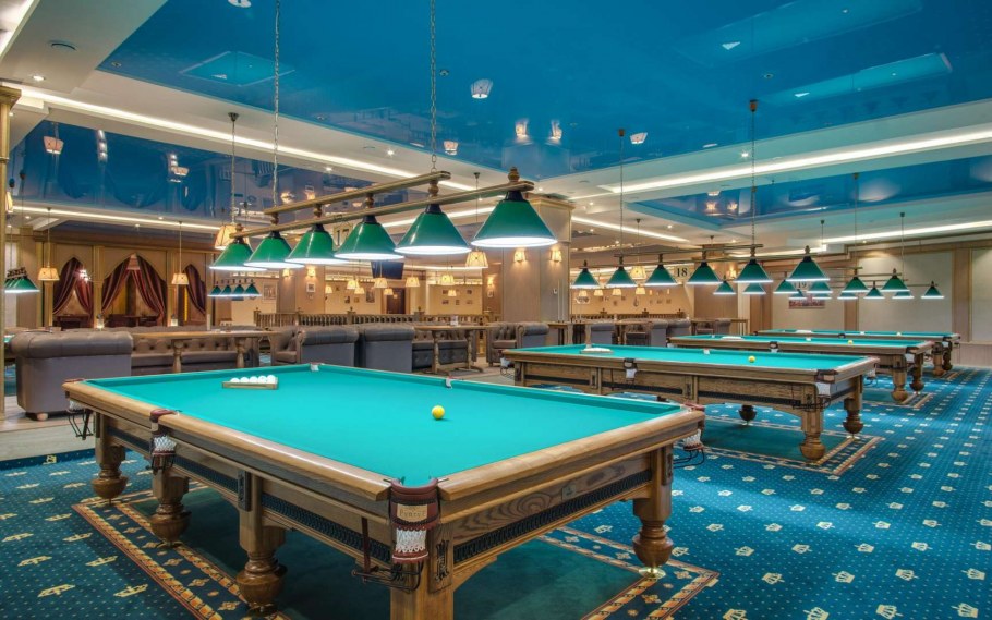Кафе бар с бильярдом