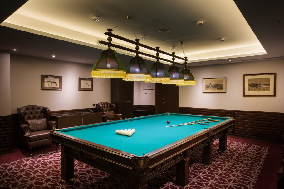 Мебель для бильярдной комнаты