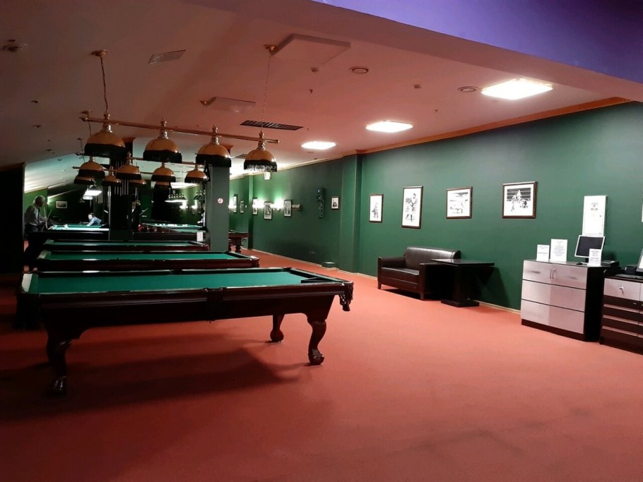 Анжи Арена бильярдная