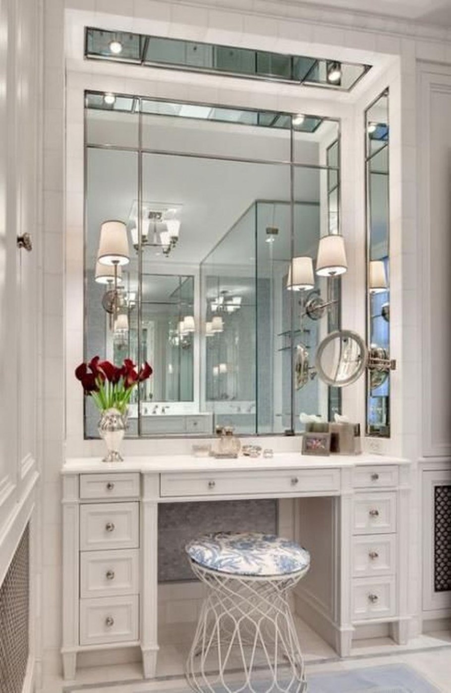 Украшение туалетного столика