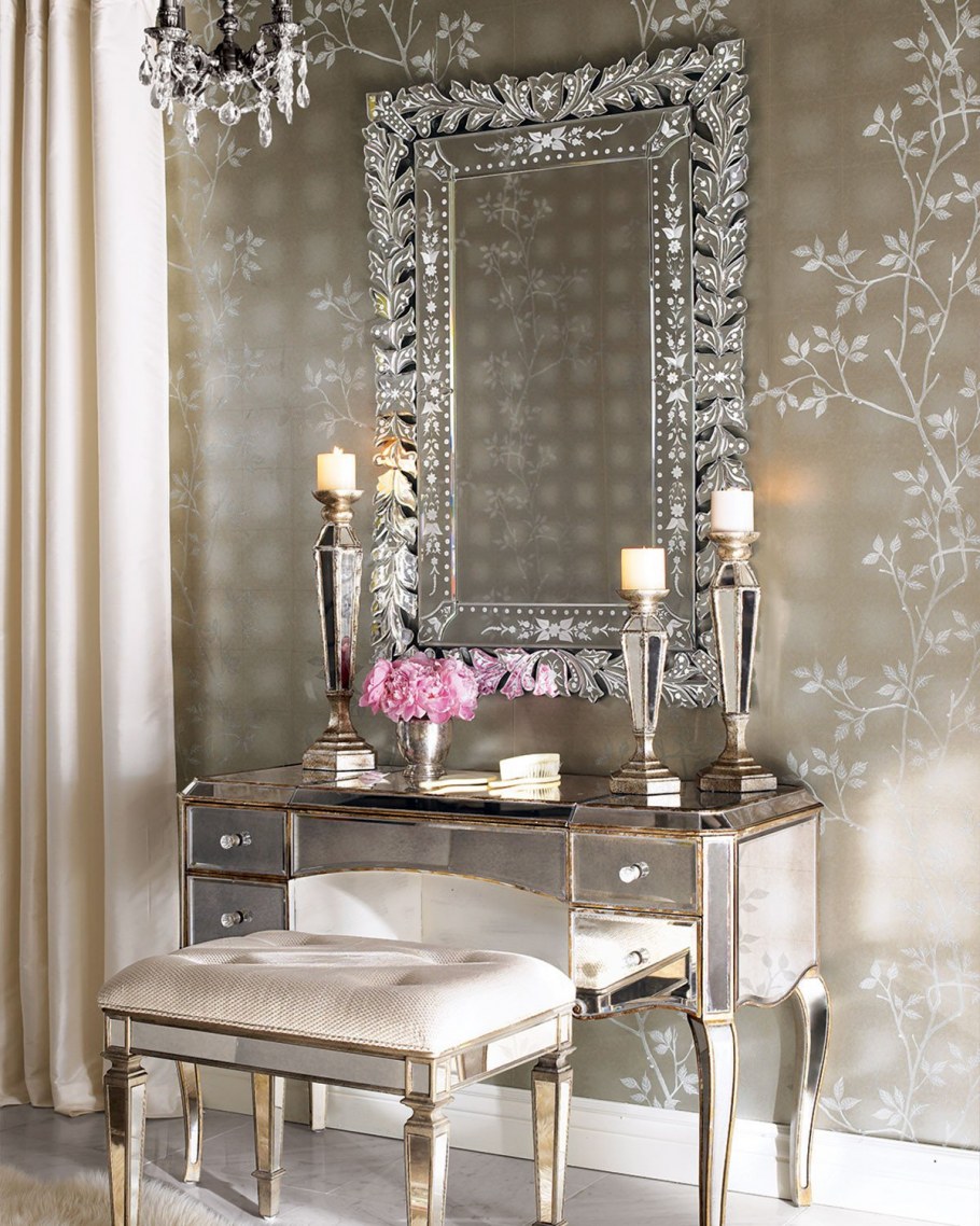 Консоль Louvre Home