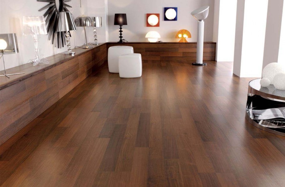 Стена и пол из ламината