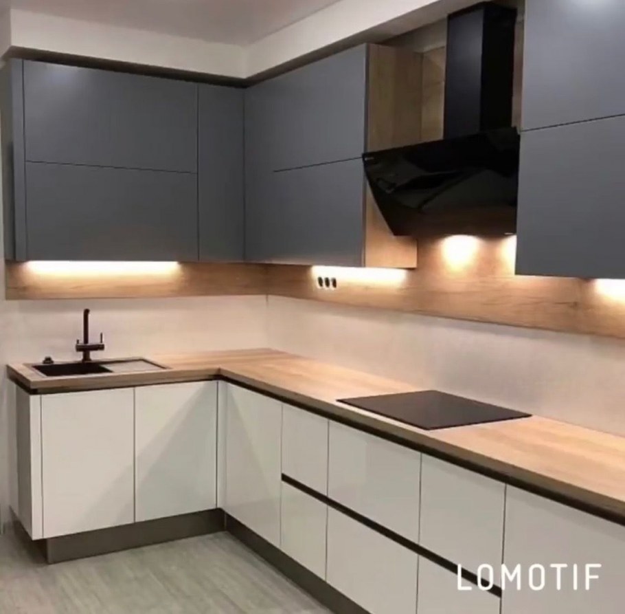 Светлая кухня Минимализм