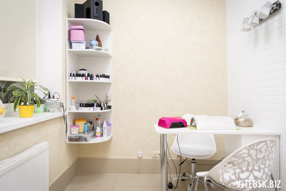 Интерьер кабинета маникюра