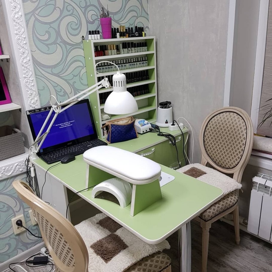 Рабочее место мастера маникюра