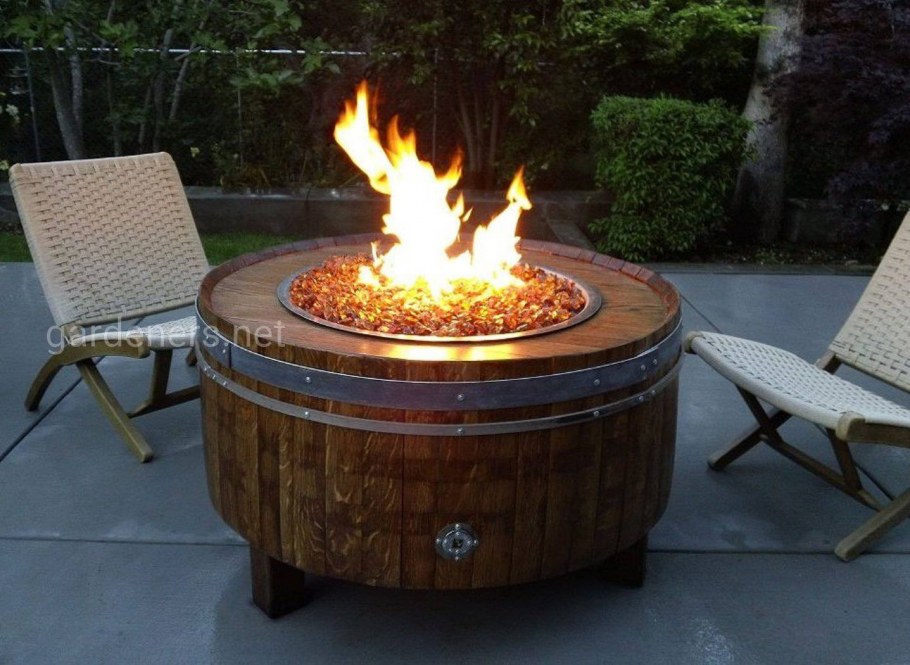 Стол с кострищем