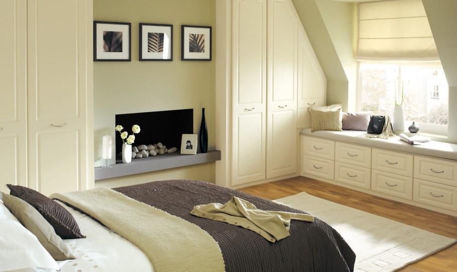 Мягкое изголовье с полками