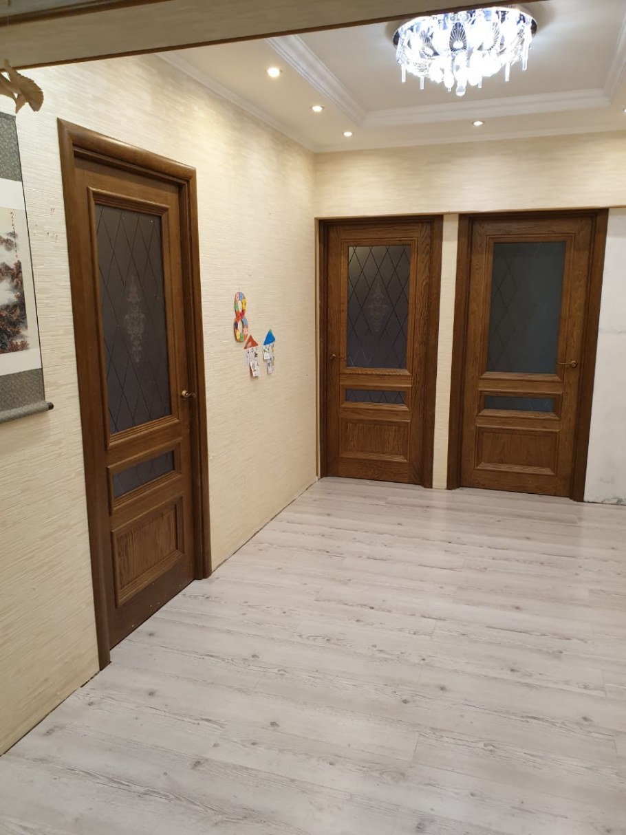 Светло коричневые двери