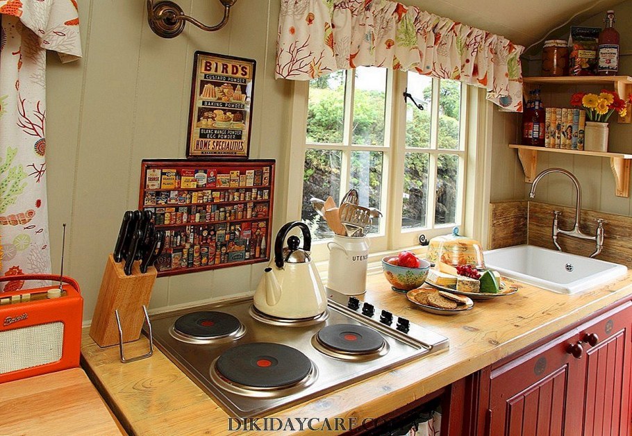 Интерьер кухни дачного домика