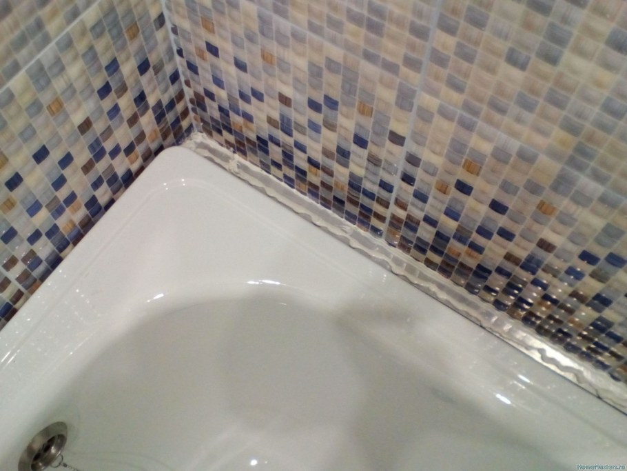 Акриловый уголок для ванны