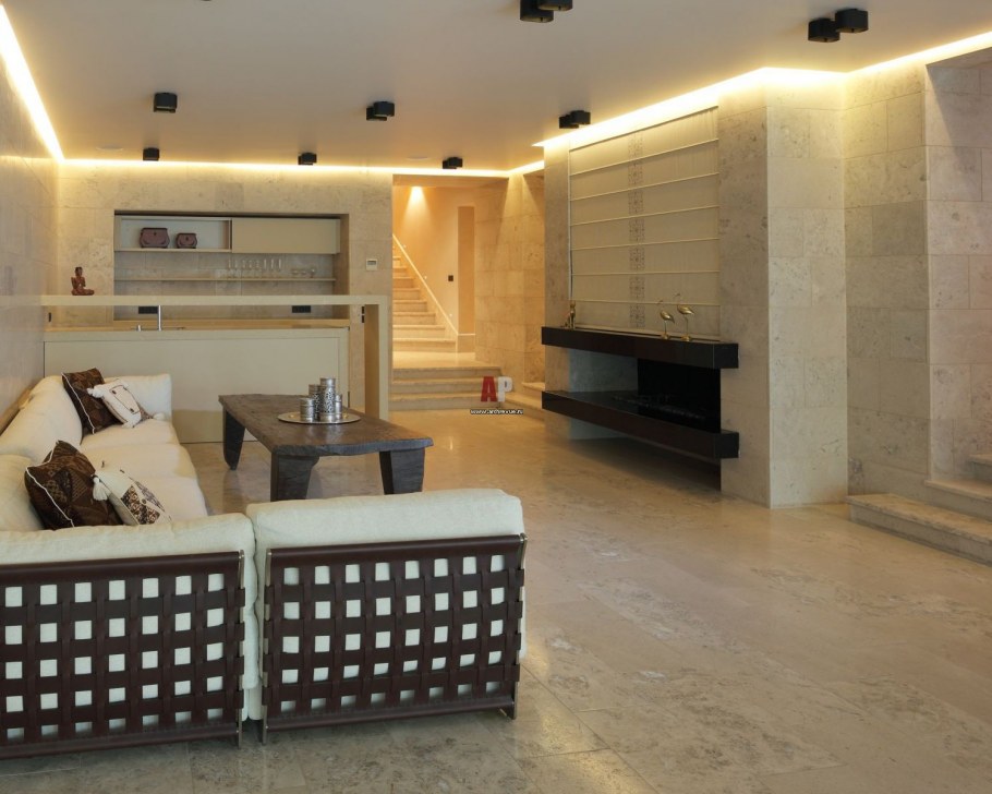 Домашний кинотеатр в подвале