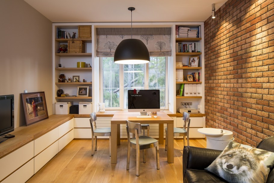 Гостиная с рабочей зоной в скандинавском стиле