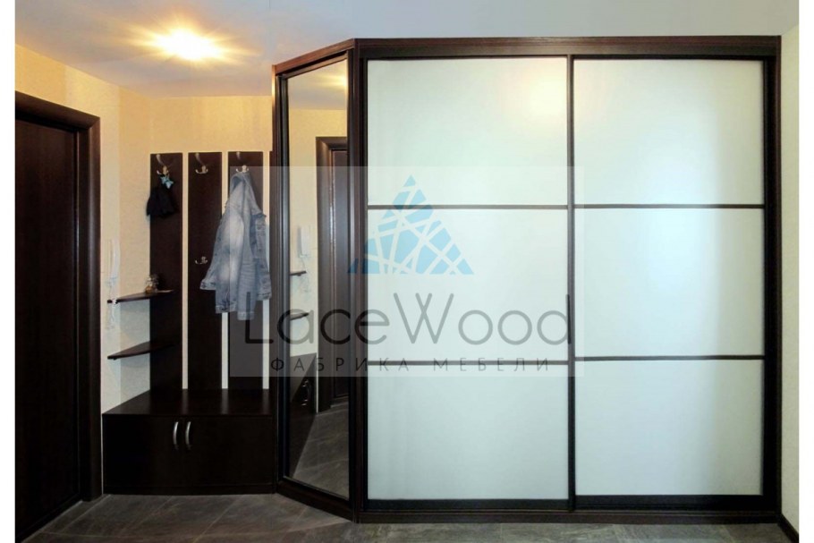 Шкаф купе во всю стену