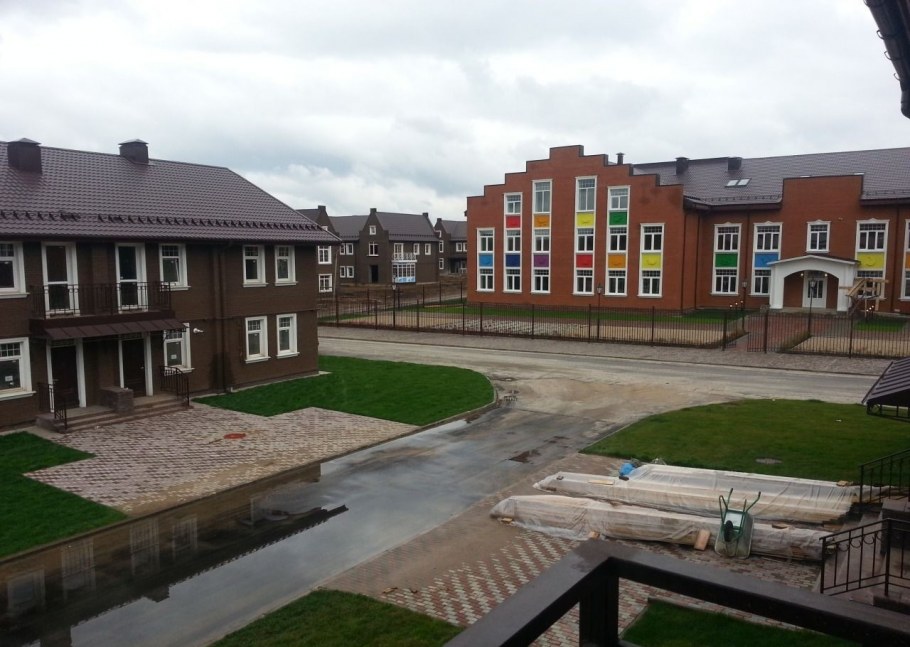 Таунхаусы в деревне Покровское КП Кембриджский