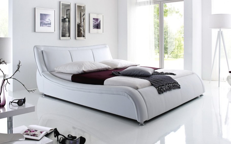 Двуспальная кровать