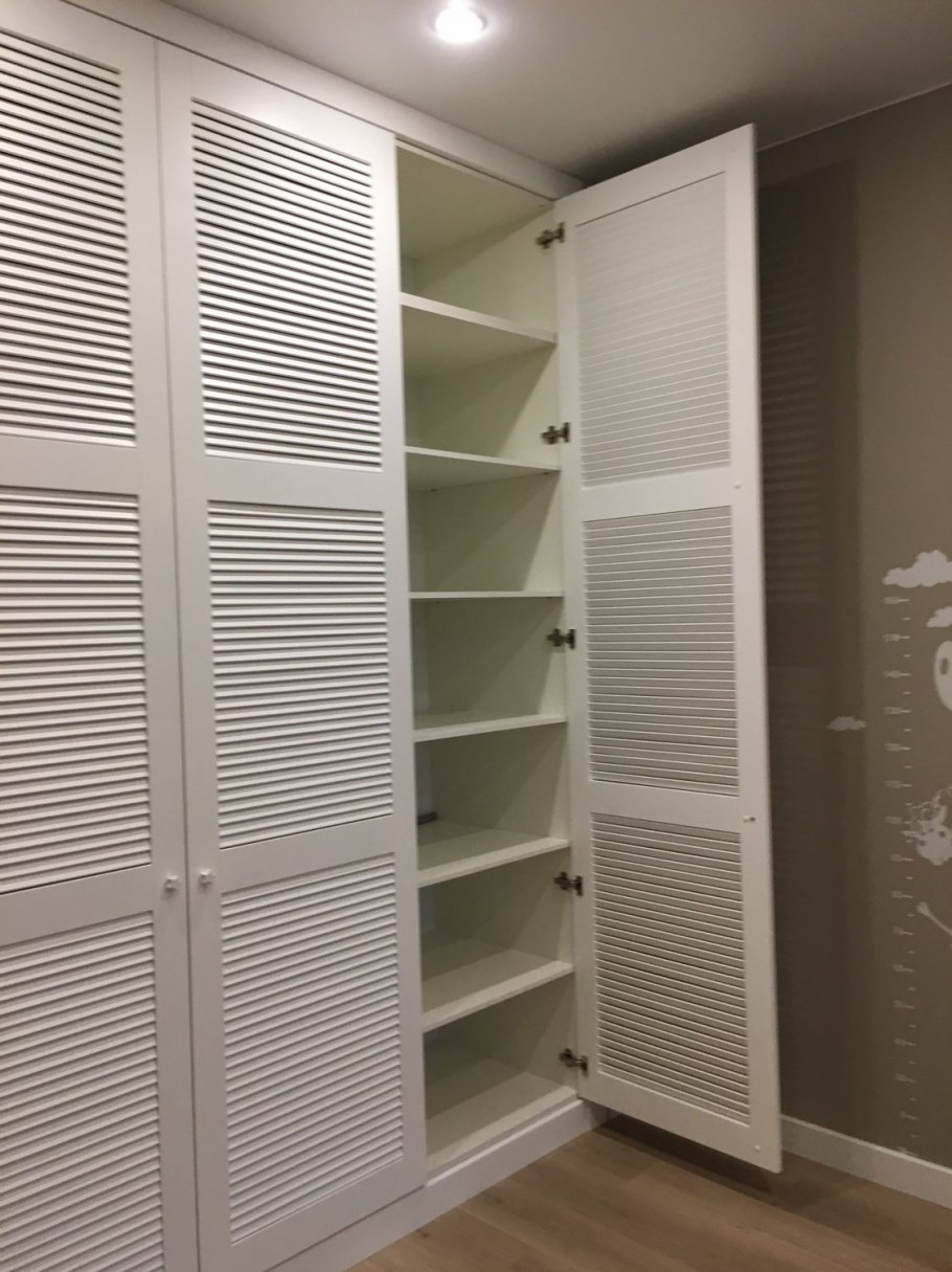 Гардероб ПАКС С жалюзийными дверцами